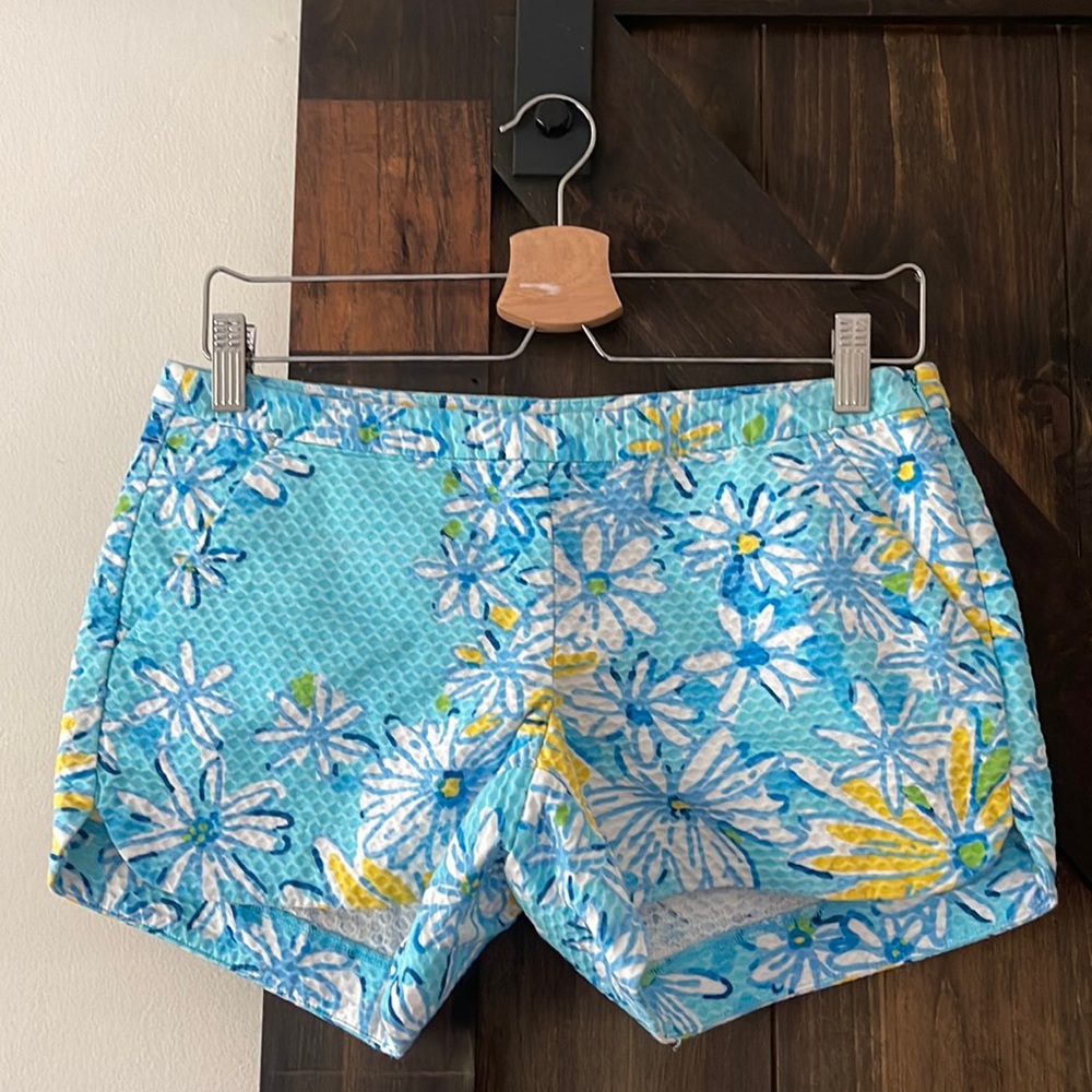 Lilly Pulitzer blue floral shorts